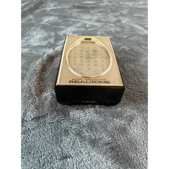 Vintage mid-century Realtone transistor AM radio and leather carrying case works - Picture 5 of 12